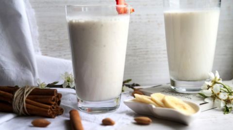شیر بادام برای اسهال؛ آیا مصرف آن به بهبود اسهال کمک می‌کند؟