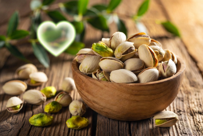 10 خواص پسته خام برای سلامتی [فواید ارزش غذایی + جدول]