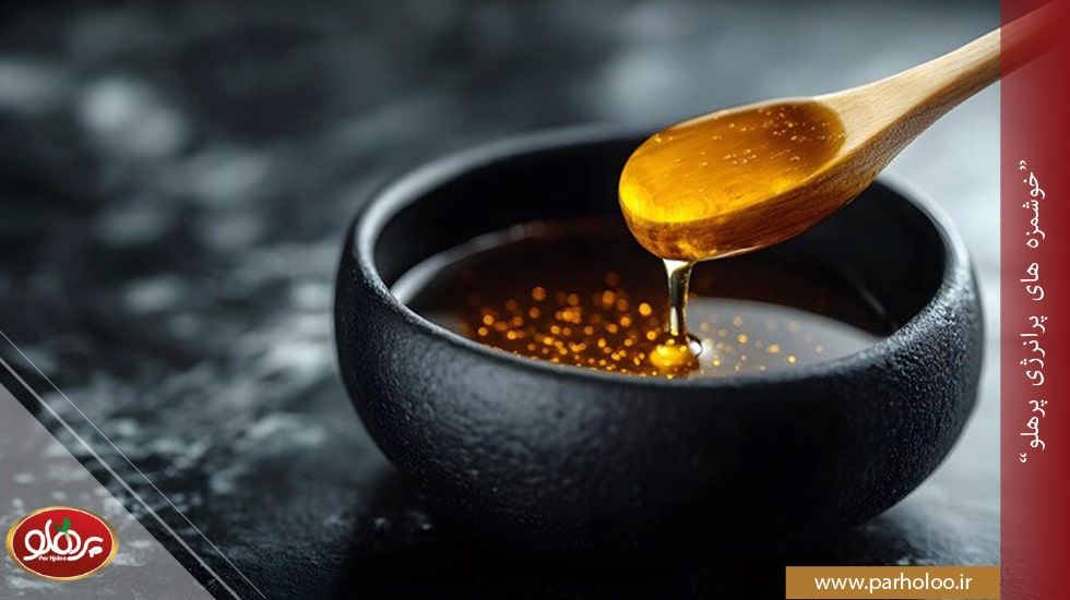 نحوه تهیه معجون عسل و سیاه دانه با آب گرم برای مصرف ناشتا | پرهلو